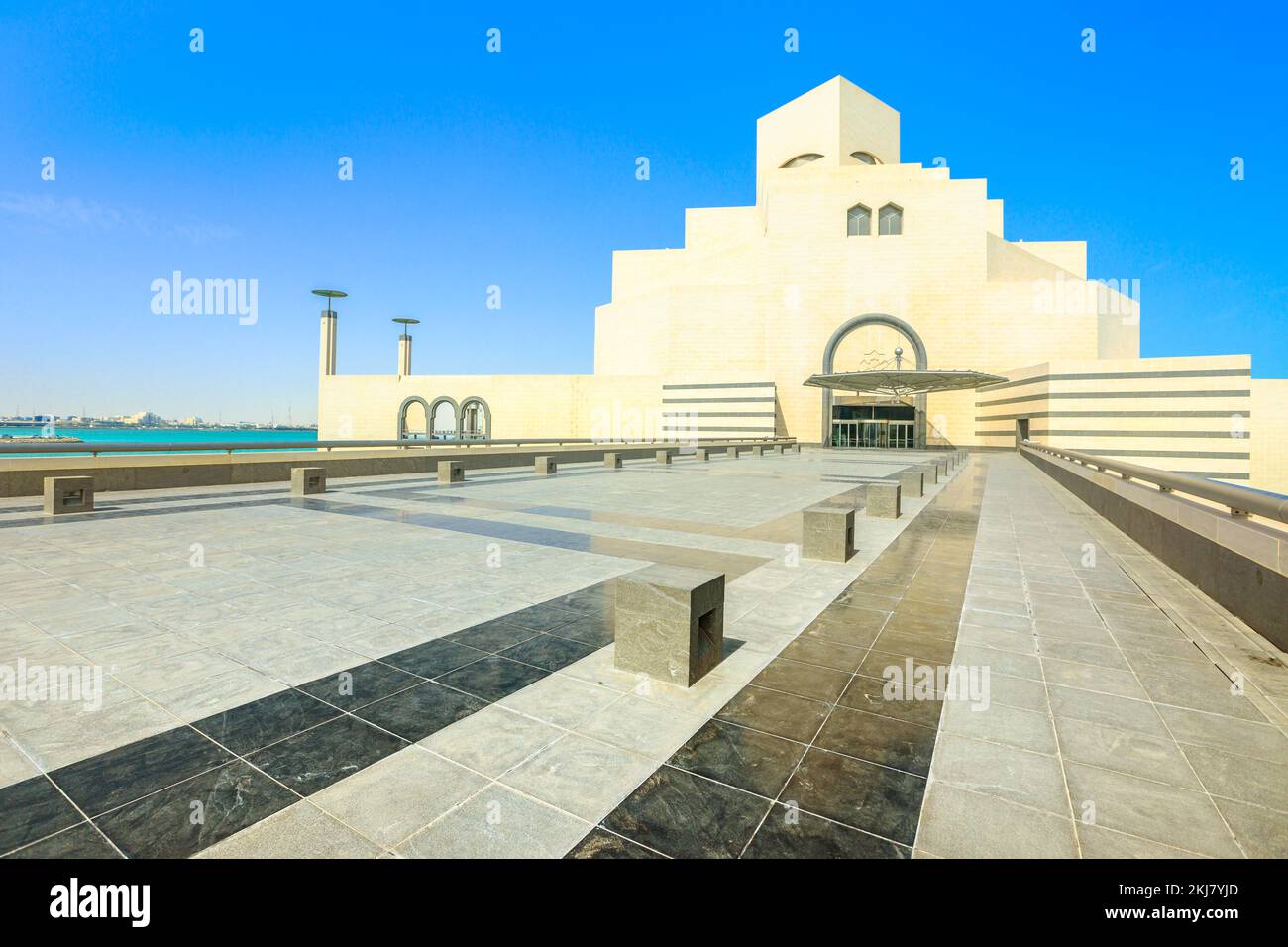Doha, Qatar - 16 febbraio 2019: Ingresso al Museo di Arte Islamica, popolare attrazione turistica lungo Corniche nella città di Doha. Medio Oriente, arabo Foto Stock