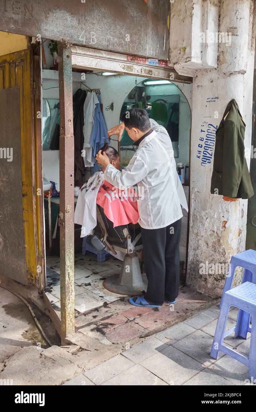 Street Barbiere Hanoi Vietnam Foto Stock