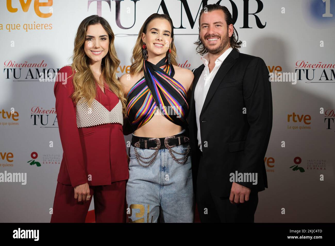 Madrid, Spagna. 24th Nov 2022. Ana Belena, Gala Montes e Juan Diego Covarrubias partecipano alla fotocall della presentazione della serie televisiva "Designing Your Love" presso l'Ambasciata del Messico a Madrid. Credit: SOPA Images Limited/Alamy Live News Foto Stock