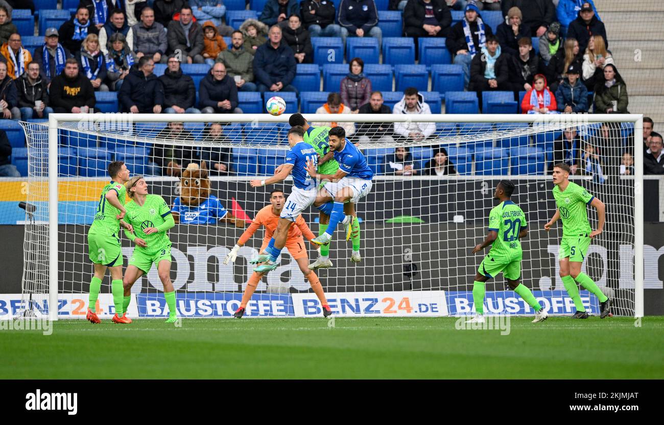 Scena area penalità, scena area obiettivo, duello header, azione, Christoph Baumgartner TSG 1899 Hoffenheim (14) () Ozan Kabak TSG 1899 Hoffenheim (05), Foto Stock