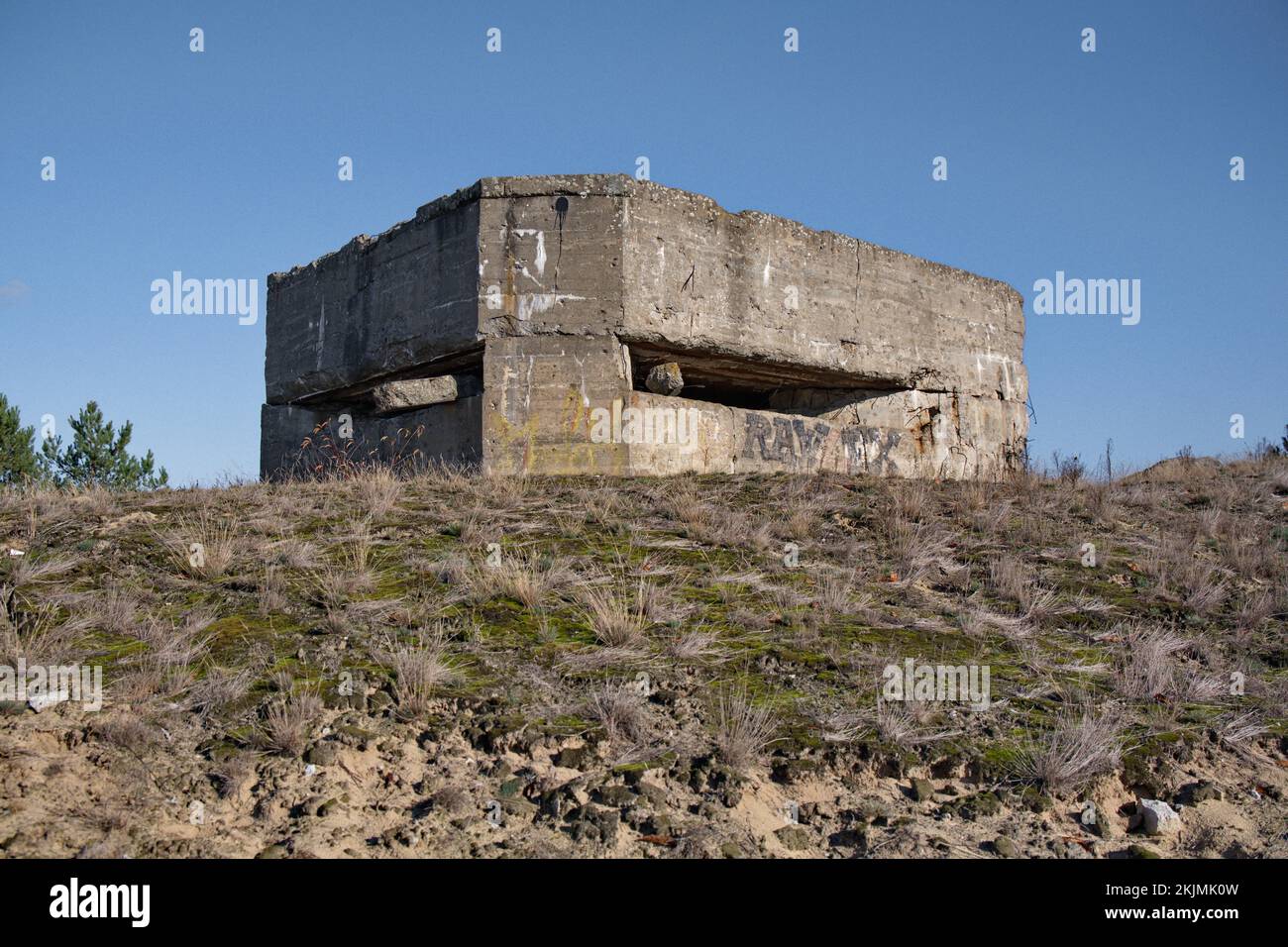 Resto di un bunker Wehrmacht sulla ex zona di addestramento militare di Jüterbog, circa 3,5 chilometri ad ovest di Luckenwalde, distretto di Teltow-Fläming, B Foto Stock