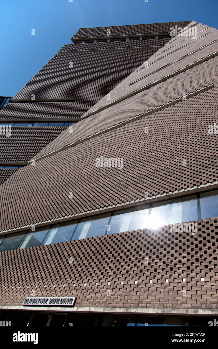 Londra, Regno Unito - 30th aprile 2022: Dettaglio del moderno edificio a piramide Tate Foto Stock