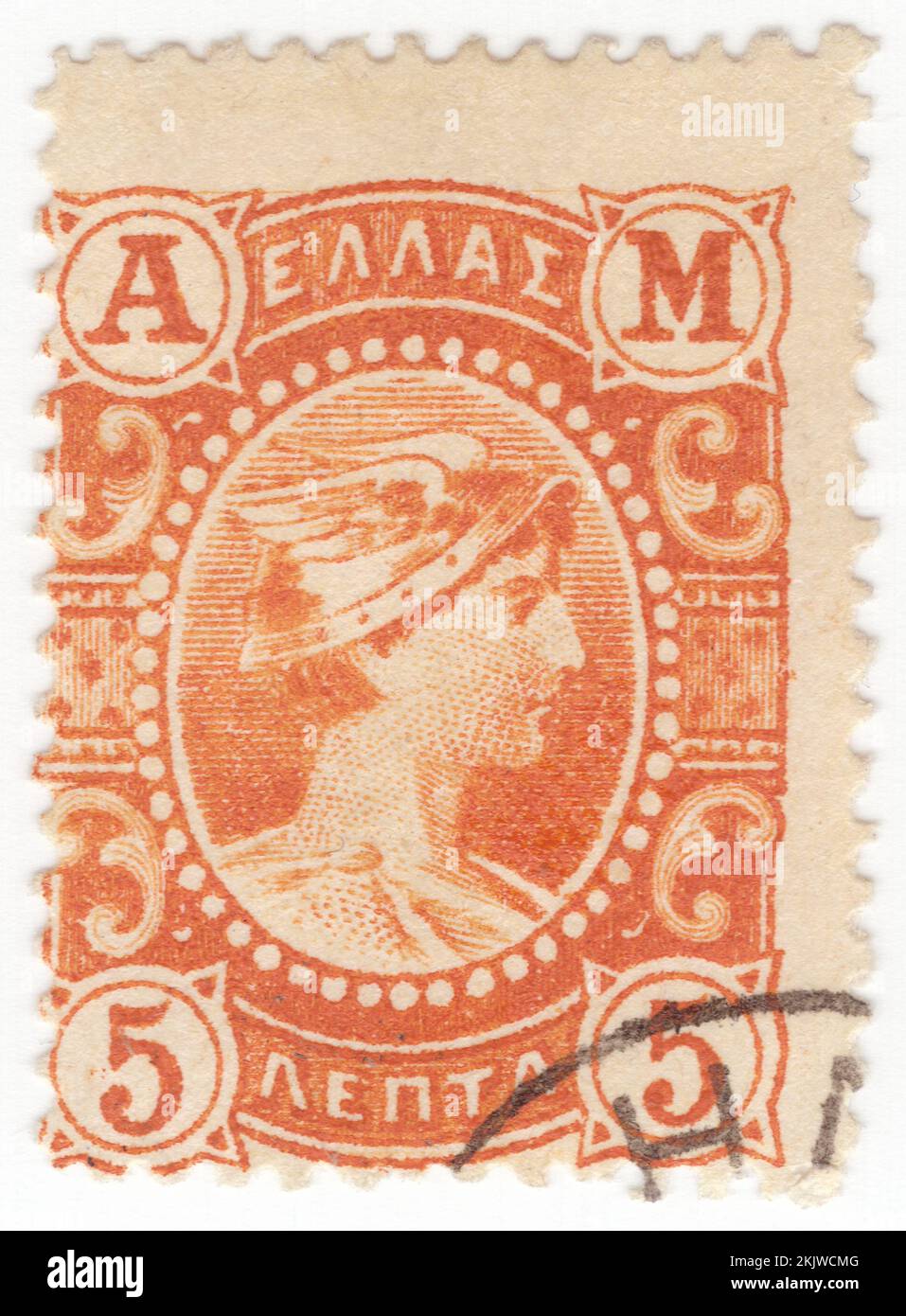 GRECIA - 1902 gennaio 1: Un francobollo arancione intenso da 5 leptas raffigurante Hermes (Mercurio), divinità olimpica nell'antica religione e mitologia greca. Membro delle dodici Olimpiadi. Hermes è considerato l'araldo degli dei. È anche considerato il protettore di araldi umani, viaggiatori, ladri, mercanti e oratori. Egli è in grado di muoversi rapidamente e liberamente tra i mondi del mortale e del divino, aiutato dai suoi sandali alati. Hermes gioca il ruolo dello psychopomp o "guida allo spirito", un direttore d'anime nell'aldilà. Nel mito, Hermes funziona come emissario degli dei Foto Stock