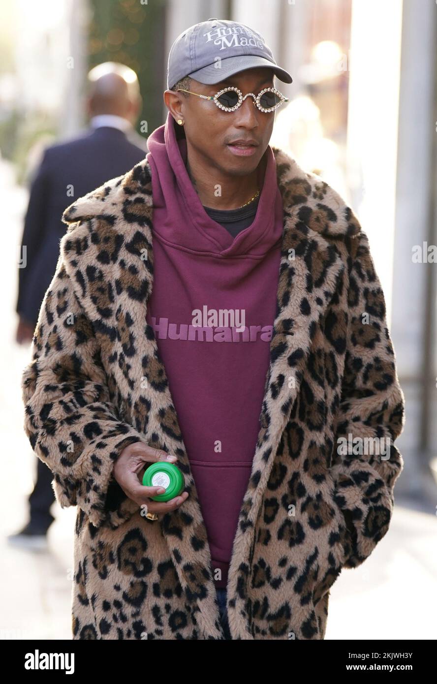 Pharrell Williams lancia la sua gamma di cura della pelle Humanrace, durante una telefonata fotografica a Selfridges nel centro di Londra. Data immagine: Venerdì 25 novembre 2022. Foto Stock