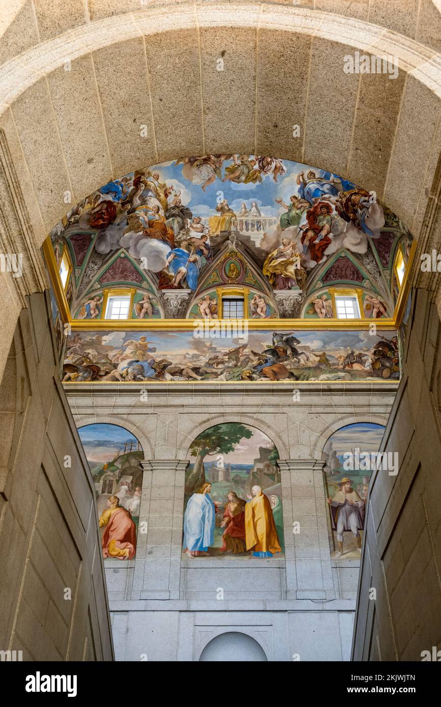 Soffitto decorato con affreschi, Sito reale di San Lorenzo de El Escorial (Monasterio y Sitio de El Escorial), San Lorenzo de El Escorial, Madrid, Spagna Foto Stock
