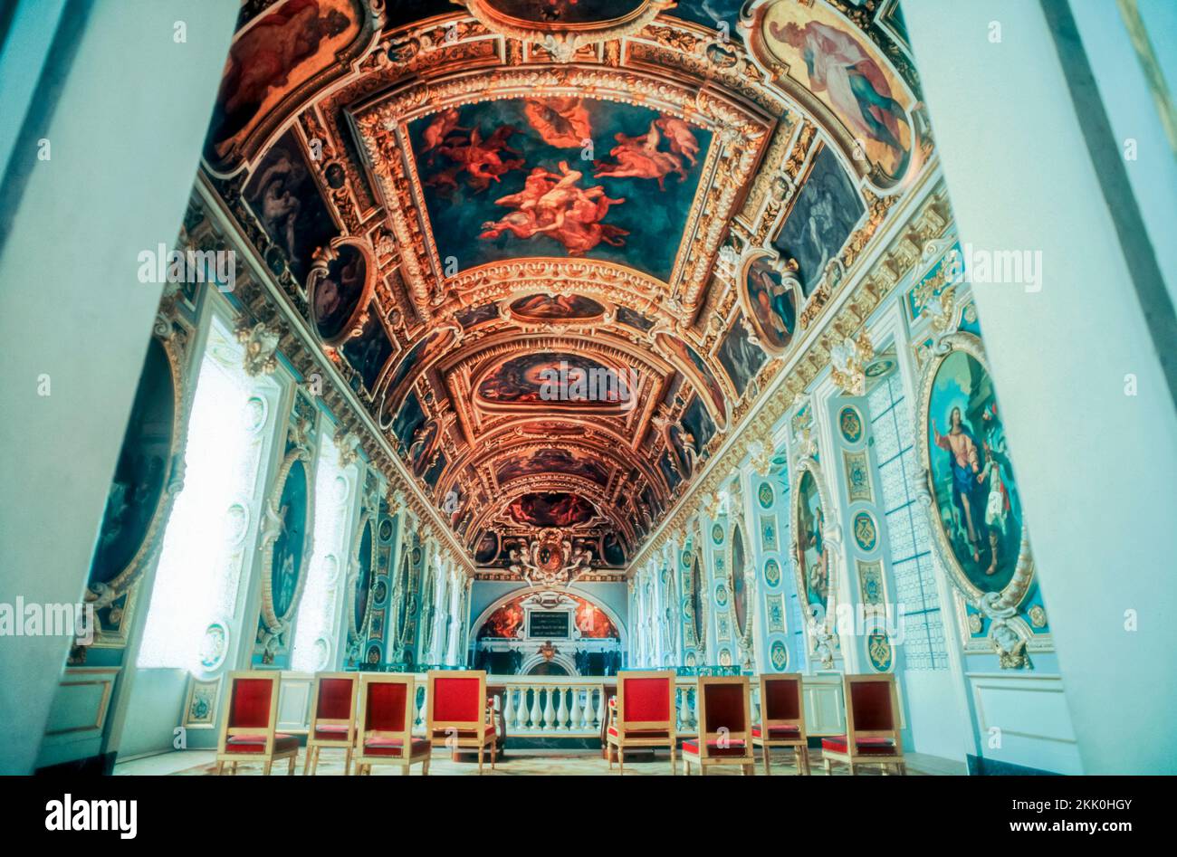 Fontainebleau, Francia, Vista bassa Ange, all'interno del castello francese, Cappella della Trinità, Dipinto storico ceilling Foto Stock