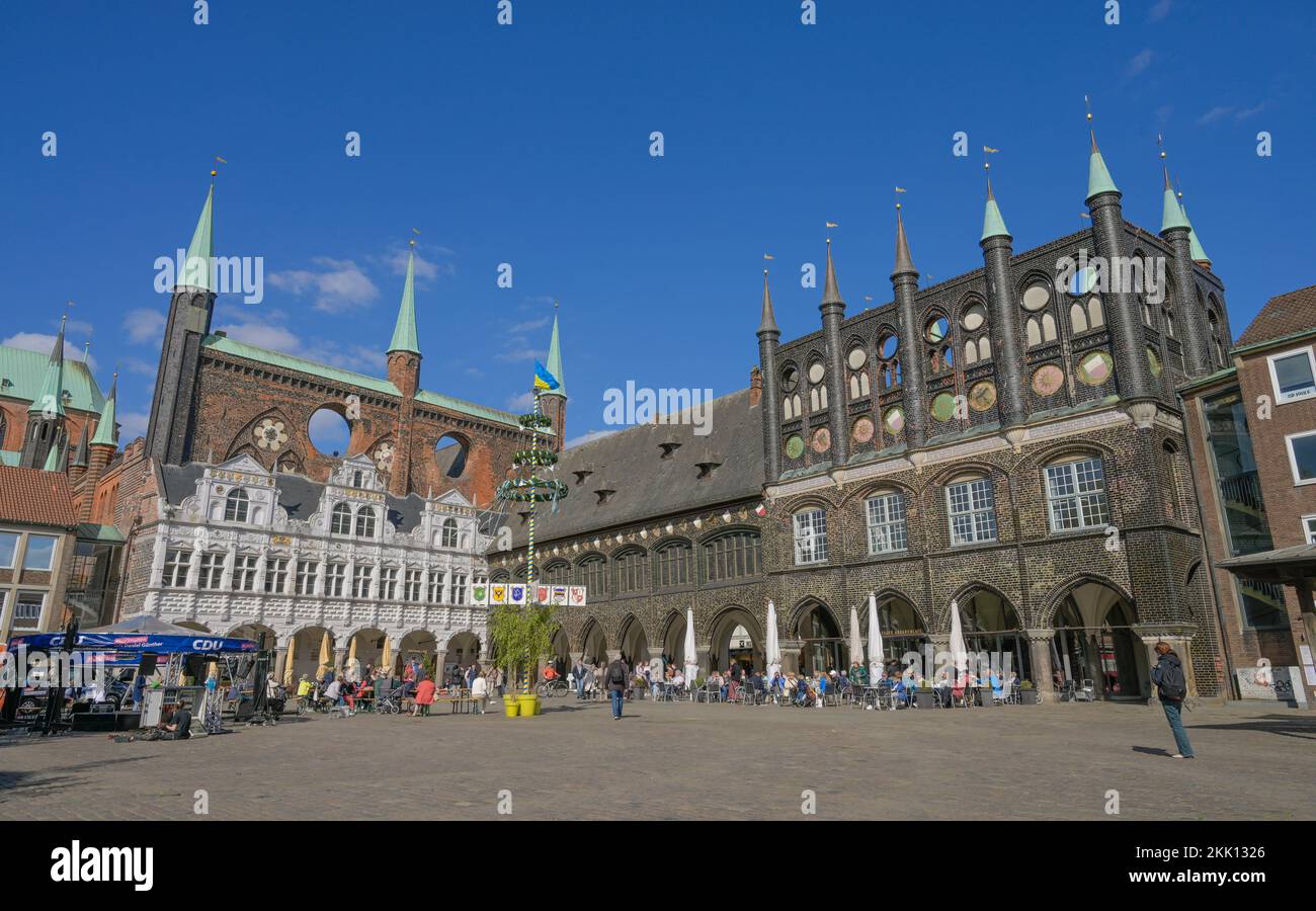 Renaissancelaube, gotische Schildwand (hinten), Langes Haus (Mitte), Neues Gemach (rechts), Rathaus, Markt, Lübeck, Schleswig-Holstein, Germania Foto Stock
