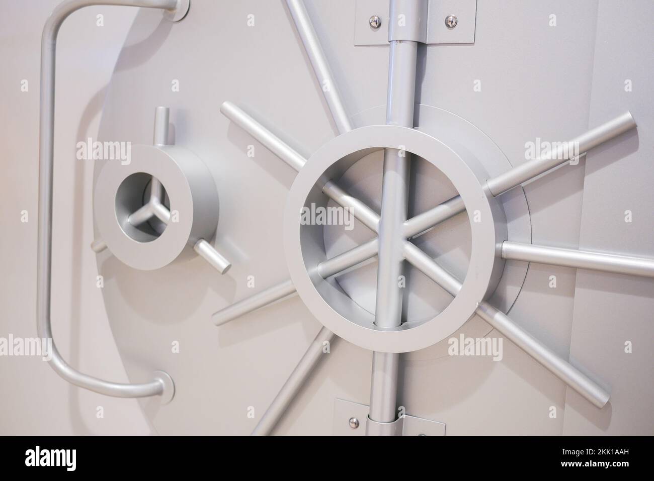 grande cassaforte con ferro aperto e due porte Foto Stock