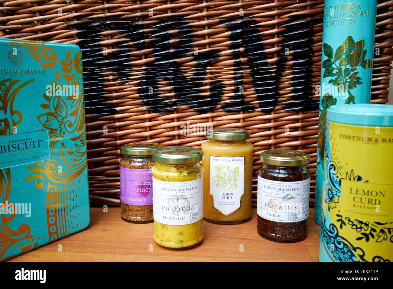 Merci da un ostacolo di lusso Fortnum & Mason Foto Stock