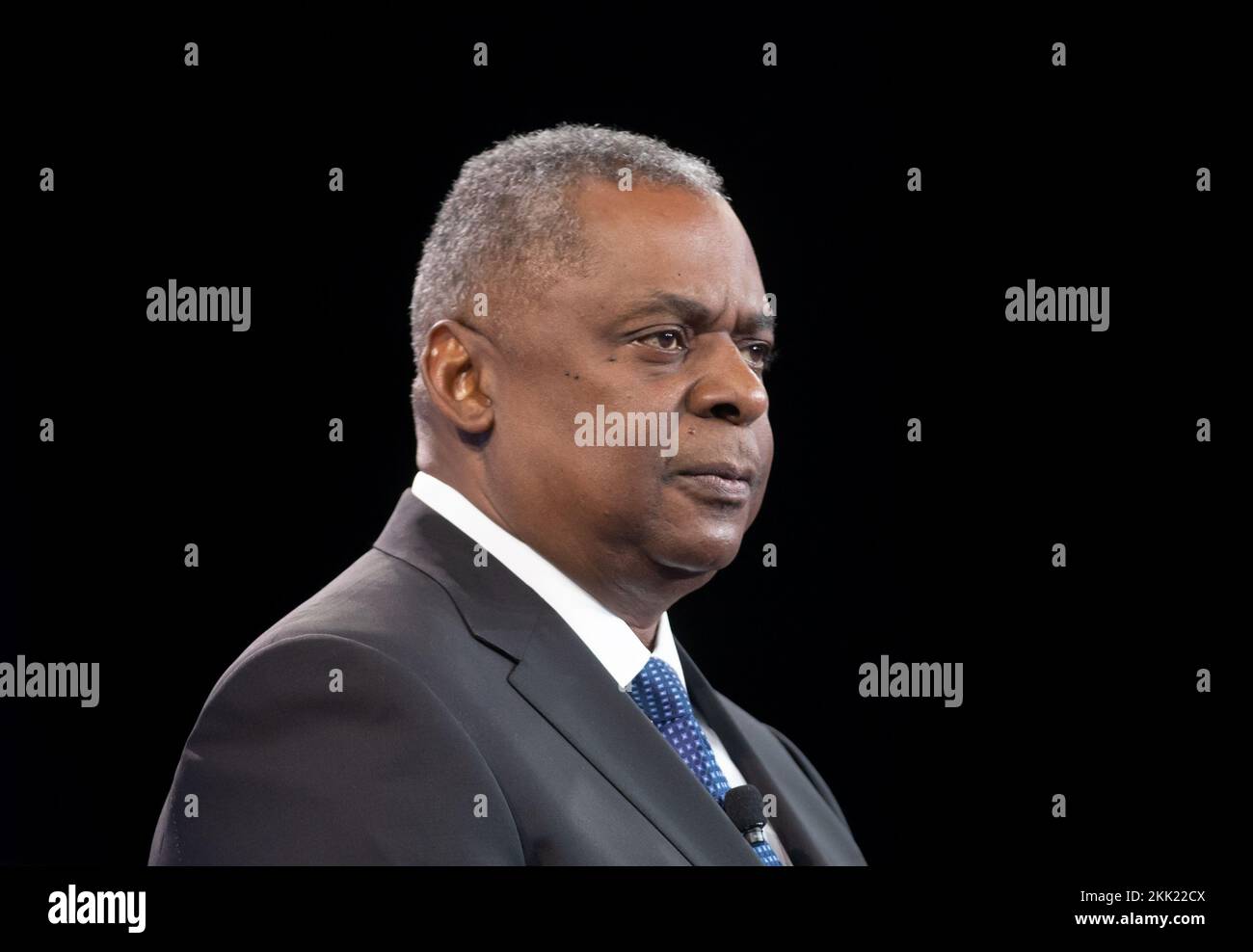 Il Segretario della Difesa Lloyd J. Austin III interviene all'Halifax International Security Forum in Nuova Scozia. STATI UNITI Il segretario alla difesa Lloyd Austin ha messo in guardia l’invasione russa dell’Ucraina offrendo un’anteprima di un mondo in cui i paesi armati di nucleare potrebbero minacciare altre nazioni e ha affermato che Pechino, come Mosca, cerca un mondo in cui potrebbe fare la cosa giusta. Austin ha fatto le sue osservazioni all’annuale Halifax International Security Forum, che attira funzionari della difesa e della sicurezza dalle democrazie occidentali. Foto Stock