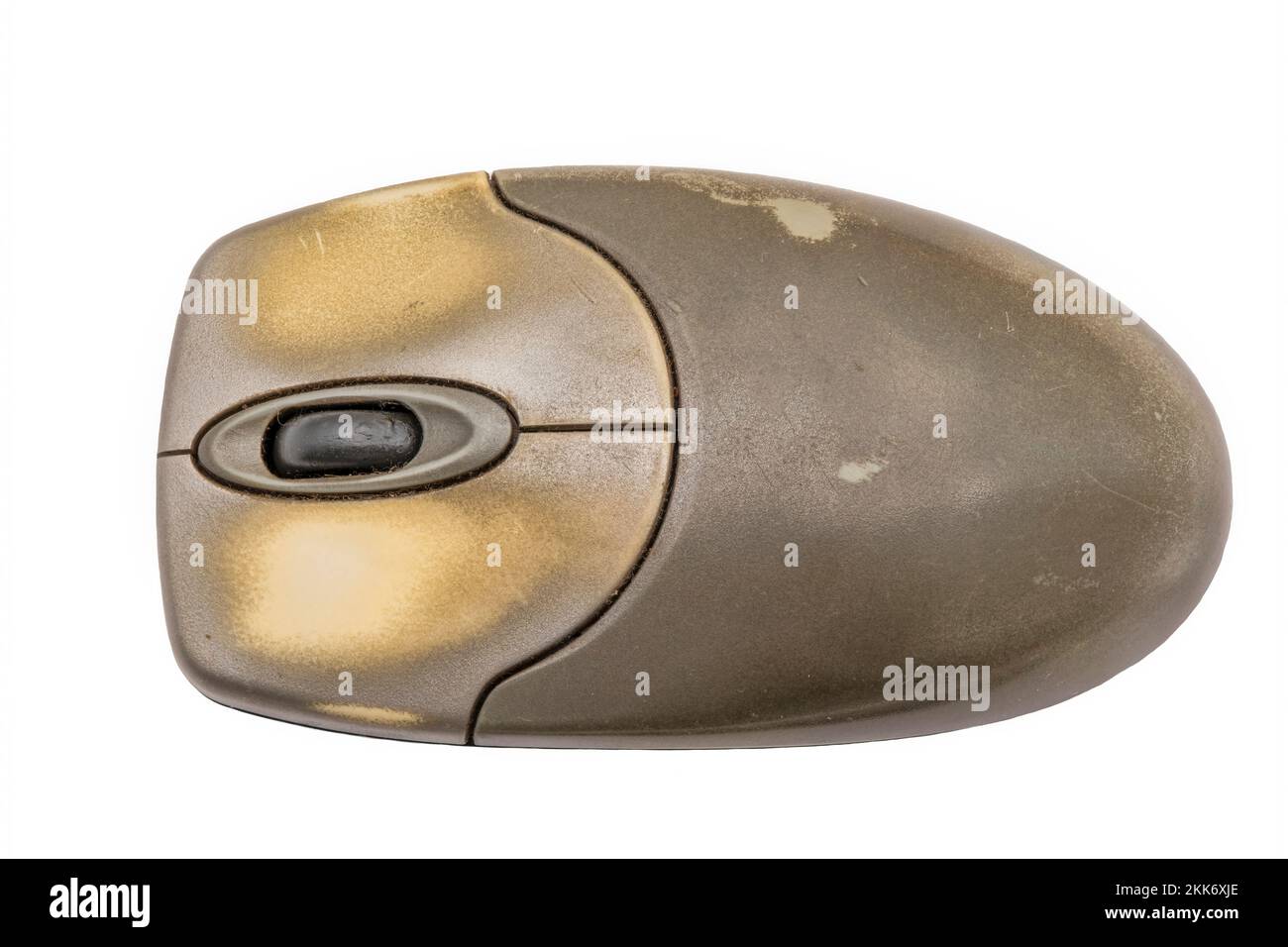 Un vecchio mouse per computer, di lunga durata, con impronte sporche Foto Stock