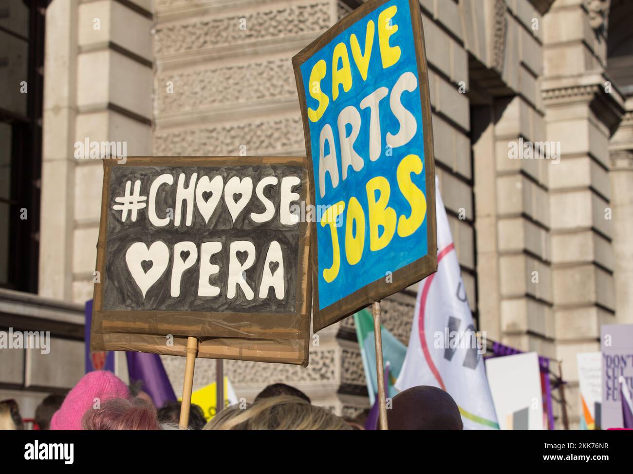 Londra, Regno Unito. 22nd Nov 2022. Dimostrazione al di fuori del Dipartimento per la Cultura Media e lo sport contro i tagli nel bilancio Arts Foto Stock