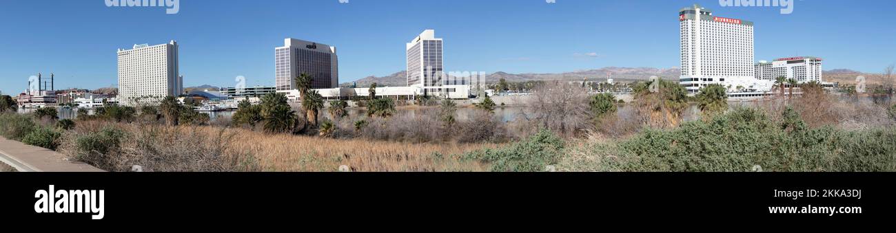 Laughlin, USA - 6 marzo 2019: Vista notturna della città di gioco d'azzardo Laughlin. Laughlin è stato nominato per Don Laughlin, un Owatonna, Minnesota, nativo che pretende Foto Stock