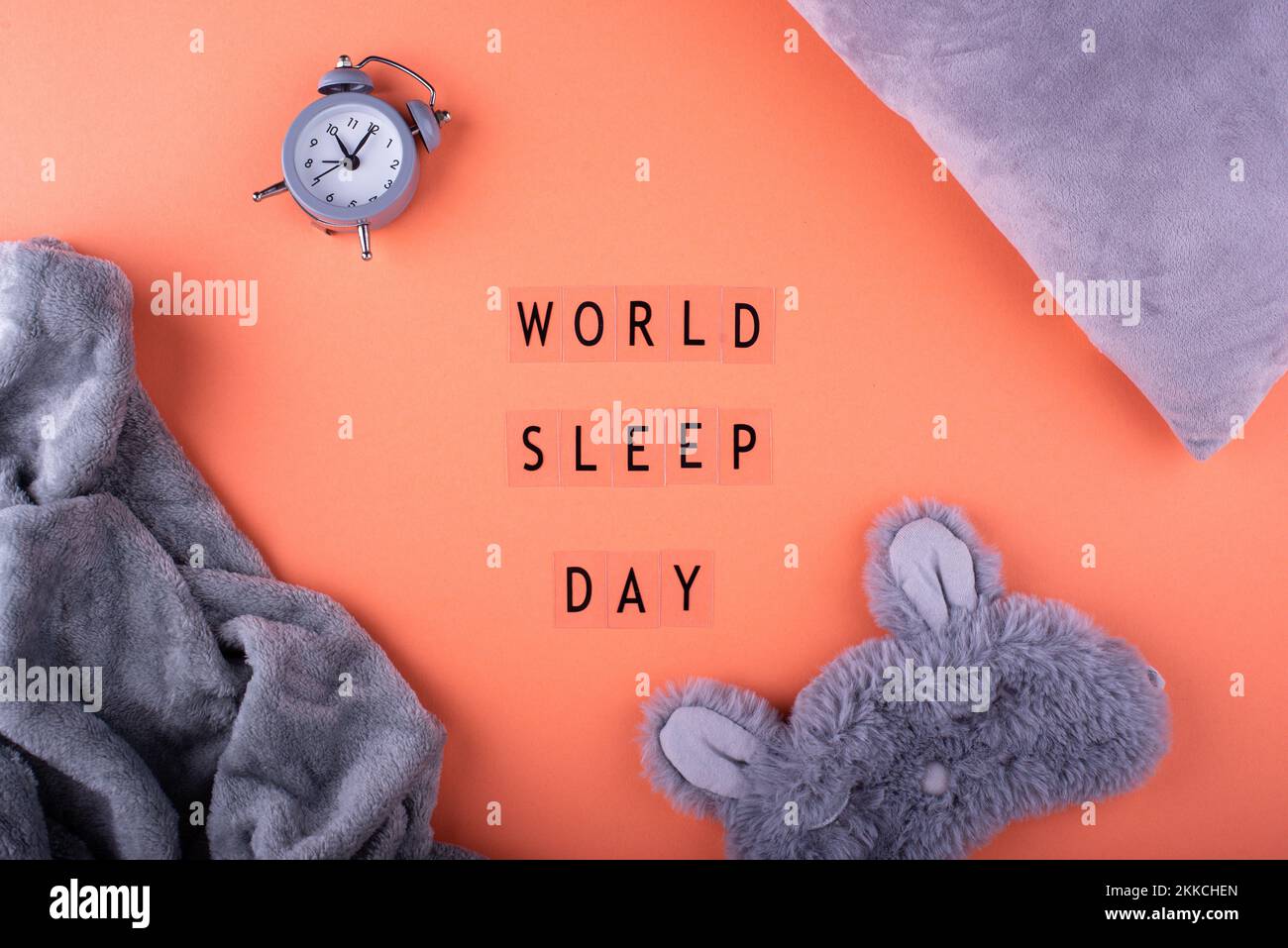 Concetto di World sleep day con sveglia Foto Stock