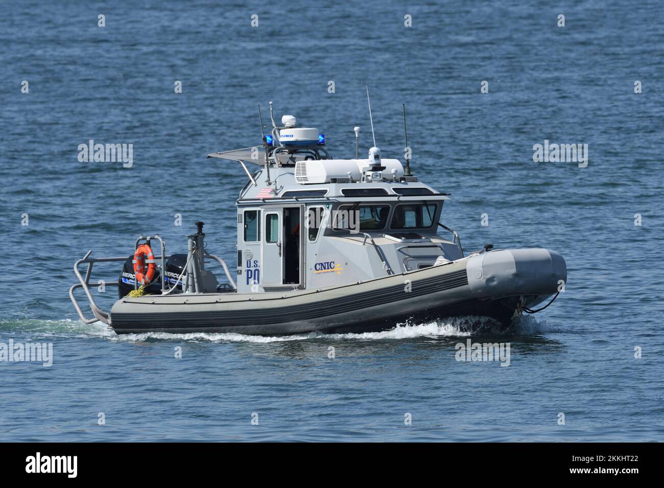 Prefettura di Kanagawa, Giappone - 03 maggio 2022: Nave di pattuglia Defiant Metal Shark 32 della Marina degli Stati Uniti. Foto Stock