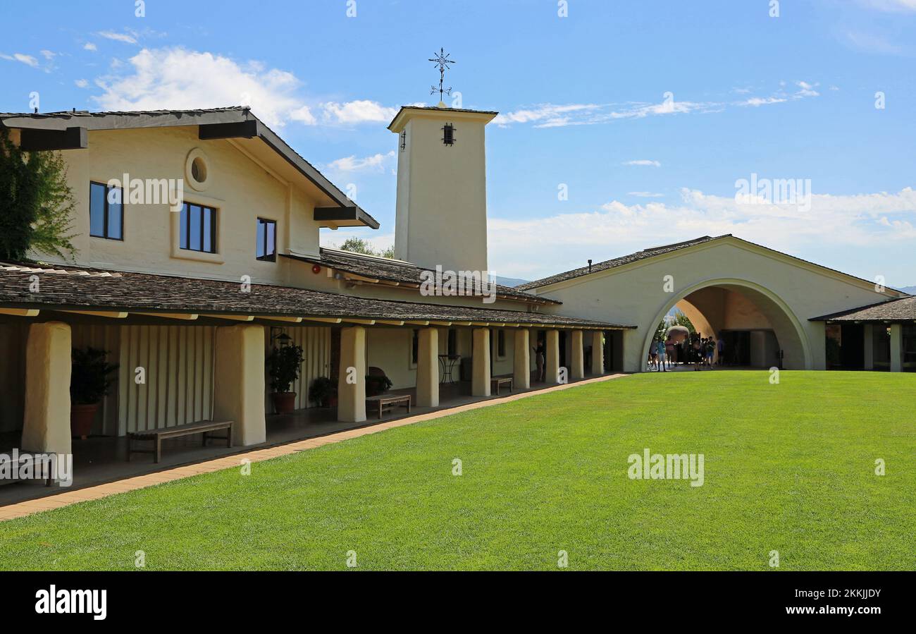 Sul cortile verde della cantina Robert Mondavi - California Foto Stock