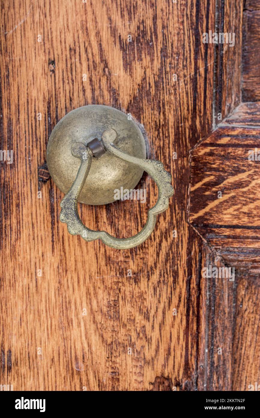 Vecchia ottomana fatti a mano la manopola dello sportello su legno Foto Stock