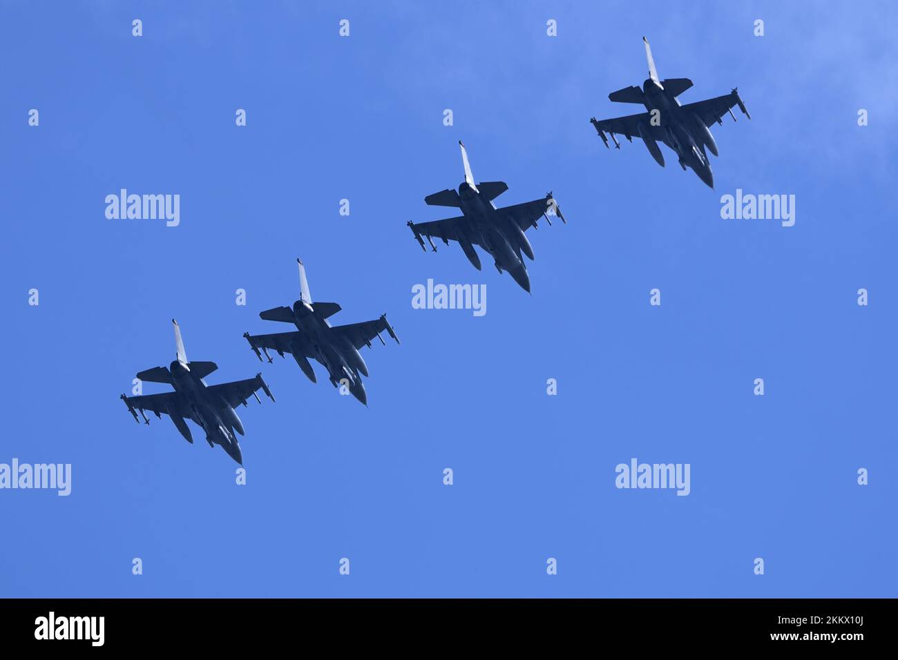 Prefettura di Aomori, Giappone - 07 settembre 2014: US Air Force Lockheed Martin F-16C combattendo Falcon aereo da combattimento multirolo volante in formazione. Foto Stock