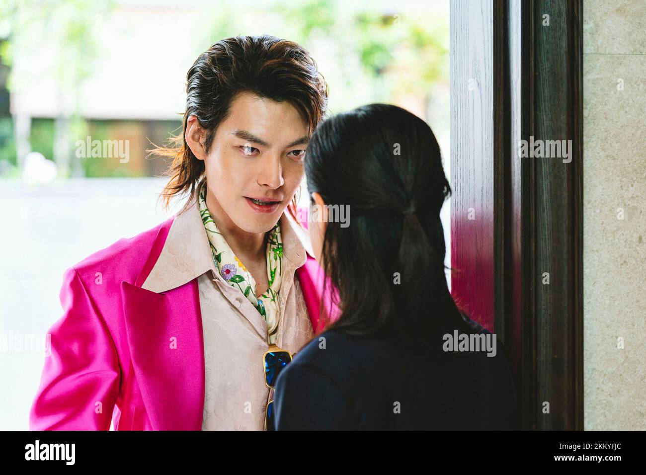 KIM WOO-BIN in ALIENOID (2022) -titolo originale: OEGYE+IN 1BU-, regia di DONG-HOON CHOI. Credito: Caper Film / Album Foto Stock