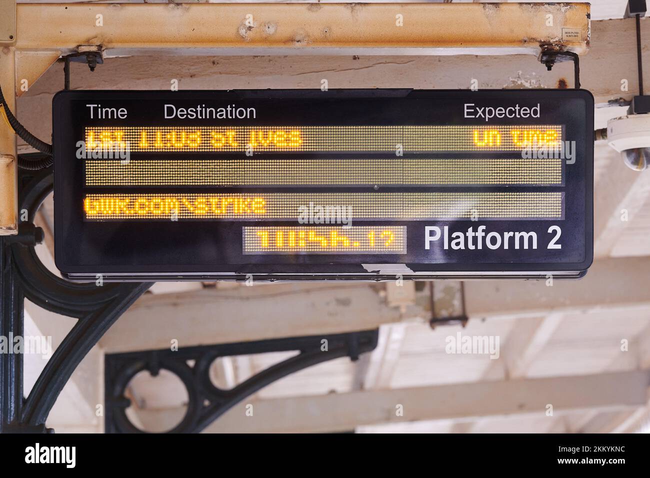 Avviso, su uno sciopero dei lavoratori ferroviari, alla stazione ferroviaria di St Erth, Cornovaglia, Inghilterra, lunedì 7 novembre 2022. Foto Stock