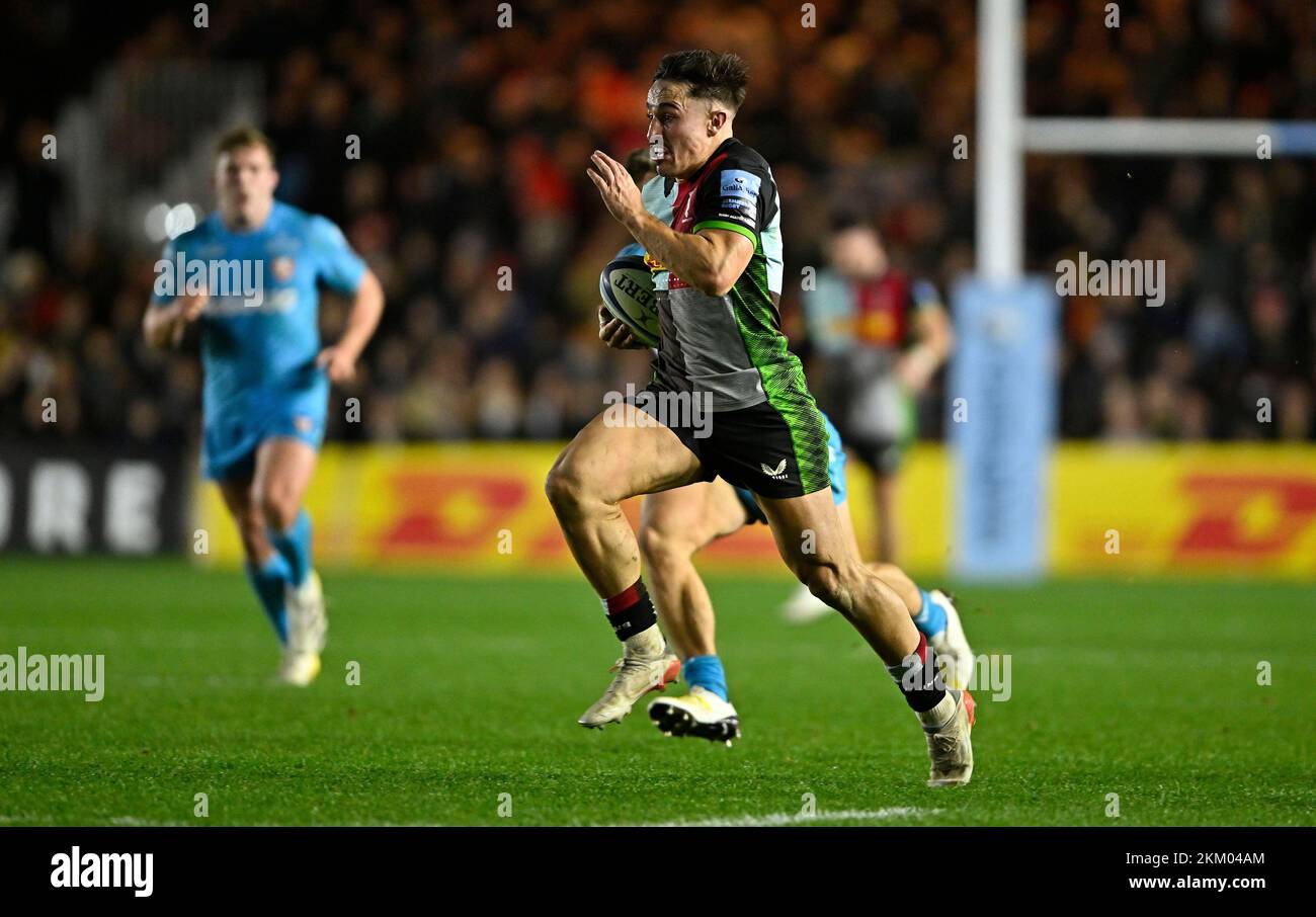 Twickenham, Regno Unito. 25th Nov 2022. Premiership Rugby. Harlequins V Gloucester. Lo Stoop. Twickenham. Cadan Murley (Harlequins) fa una pausa durante la partita di rugby Harlequins V Gloucester Gallagher Premiership. Credit: Sport in Pictures/Alamy Live News Foto Stock