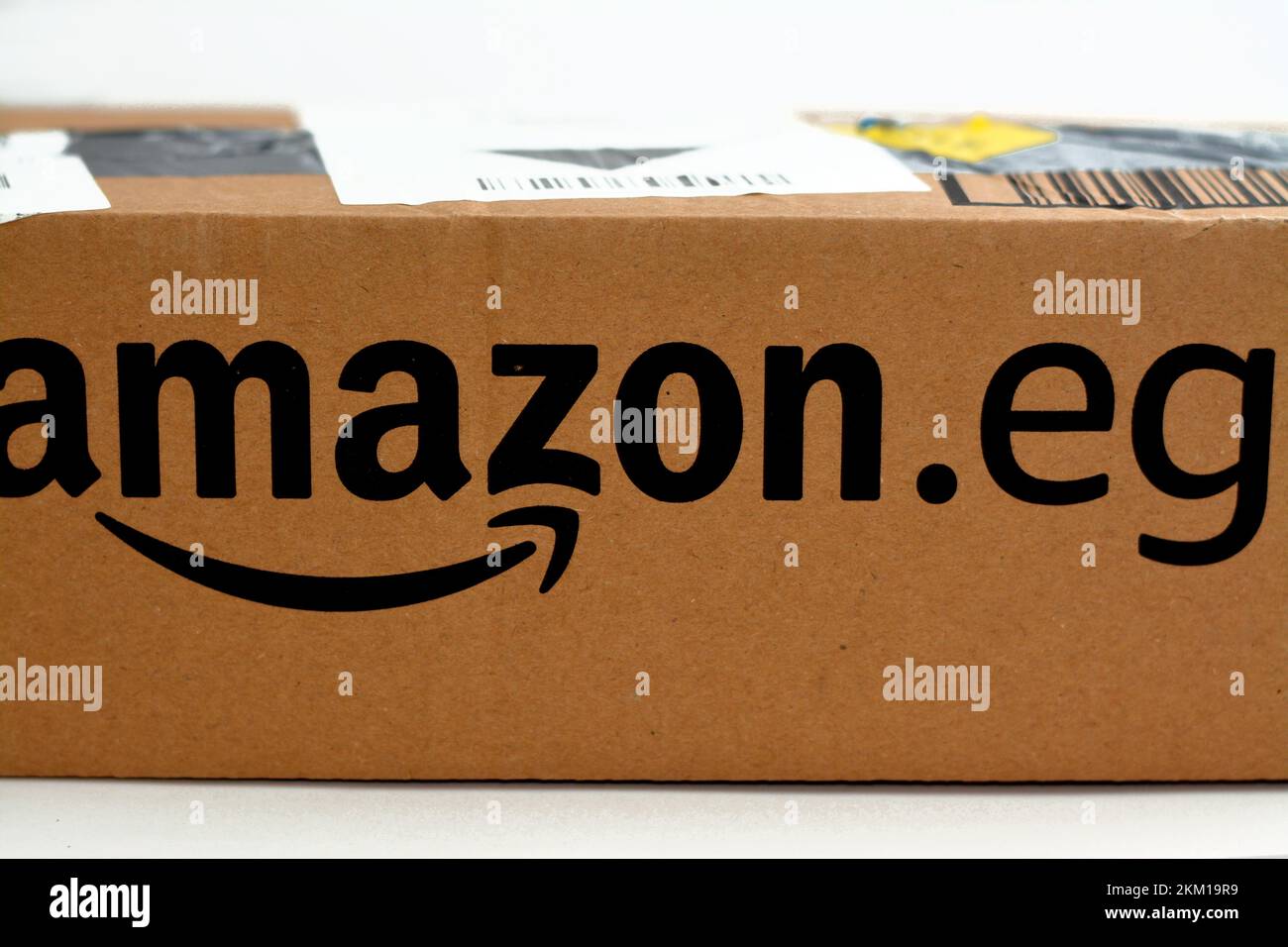 Cairo, Egitto, novembre 23 2022: Amazon Egitto item delivery scatola di  cartone, Amazon è una multinazionale americana tecnologia società per  e-commerce, cloud co Foto stock - Alamy