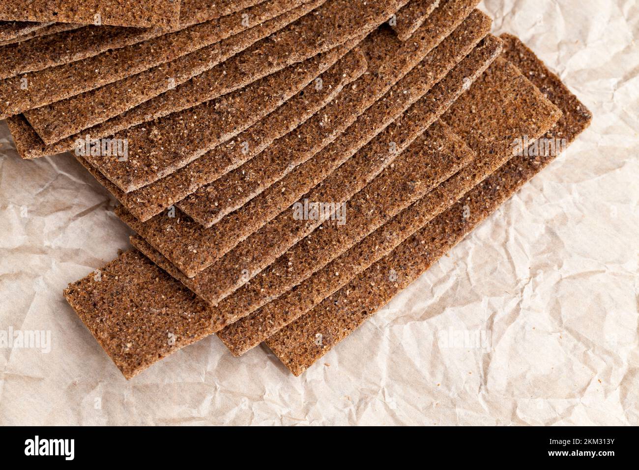 pane di segale croccante, cibi sani a base di farina di segale, pane sottile e croccante Foto Stock