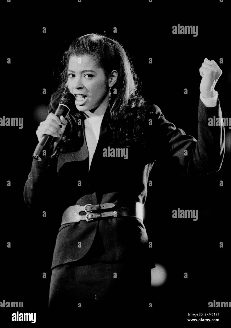 **FILE PHOTO** Irene Cara è scomparse a 63. Irene Cara suona in oro solido nel credito del 1984: Ron Wolfson/MediaPunch Foto Stock