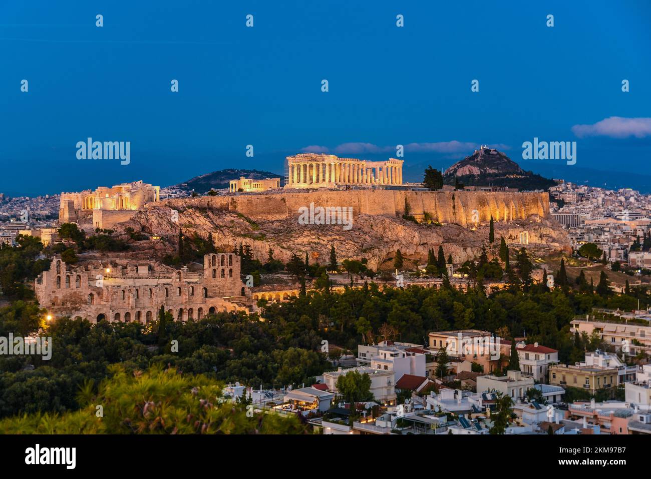 Incredibile vista dell'Acropoli di Atene, Grecia al tramonto. Splendido sito storico dell'UNESCO. Foto Stock