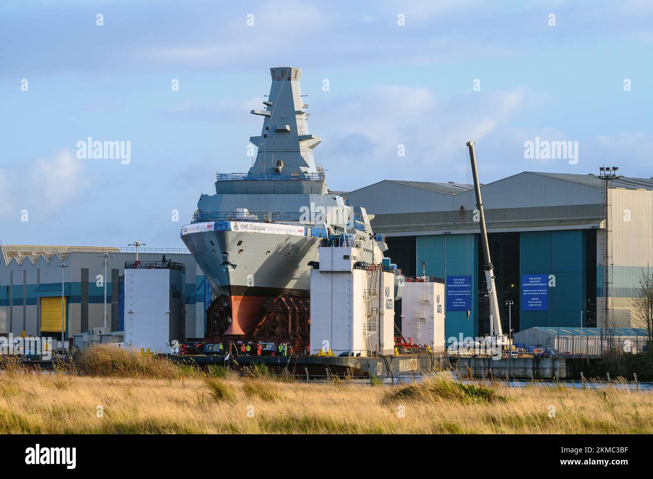 HMS Glasgow, la prima delle otto fregate di tipo 26, in costruzione presso il cantiere navale Govan di Glasgow - novembre 2022. Foto Stock