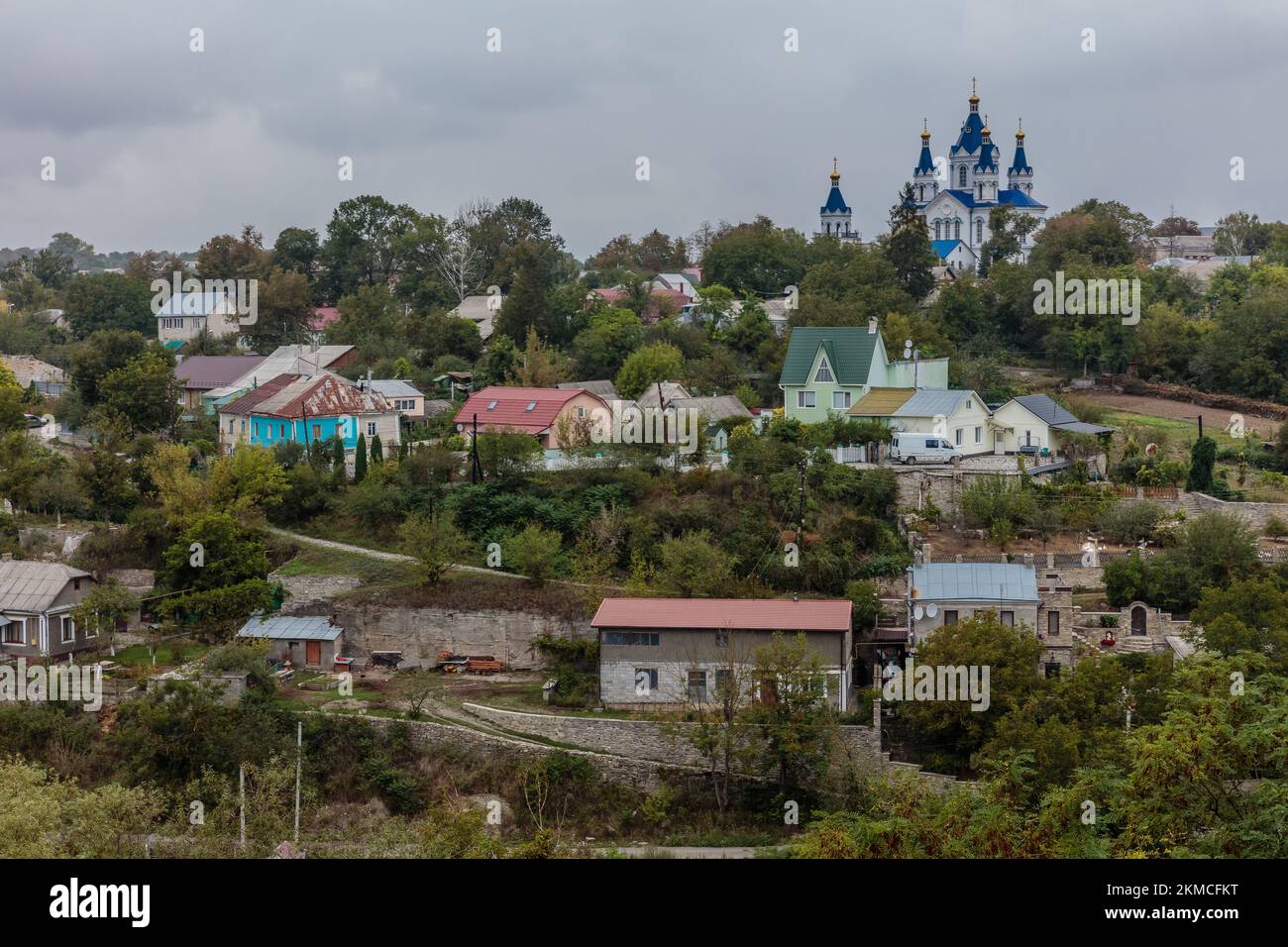 La città di Kamianets-Podilskyi sul fiume Smotrych nell'Ucraina occidentale Foto Stock