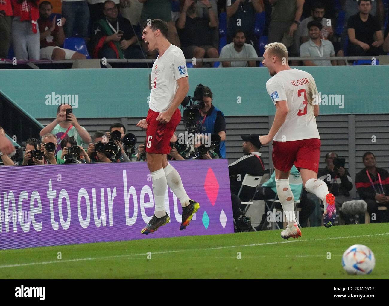 26th novembre 2022, Stadio 974, Doha, QAT, Coppa del mondo FIFA 2022, Gruppo D, Francia vs Danimarca, nella foto il difensore danese Andreas Christensen è contento dell'obiettivo per il 1:1 Foto Stock