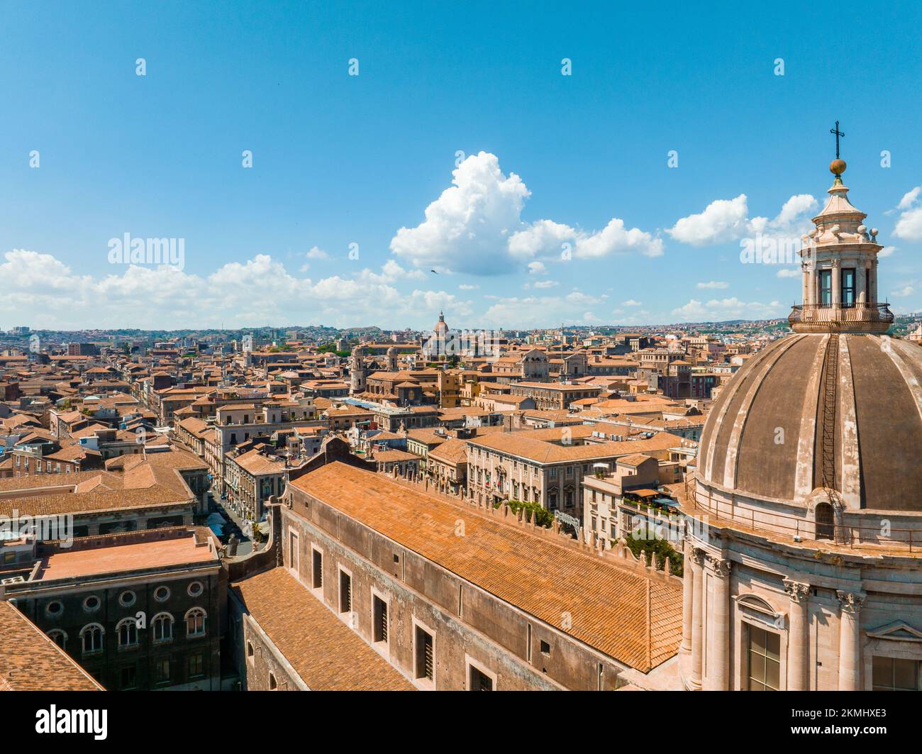 Veduta aerea di via Etnea a Catania. Duomo di Catania e la strada principale con lo sfondo Foto Stock