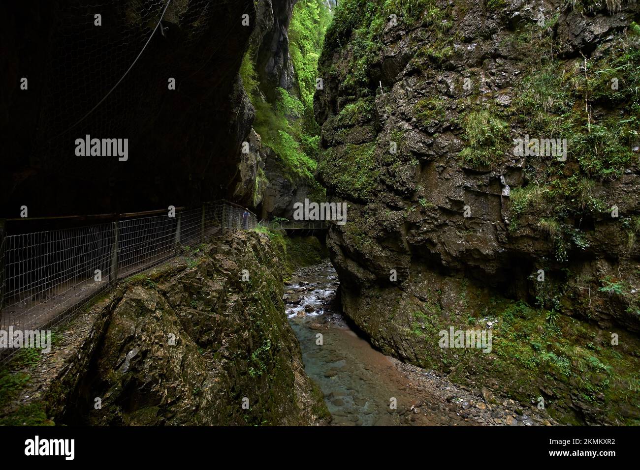 garganta de kakueta,pirineo francés,rio,cascada,cañon,senderismo Foto Stock
