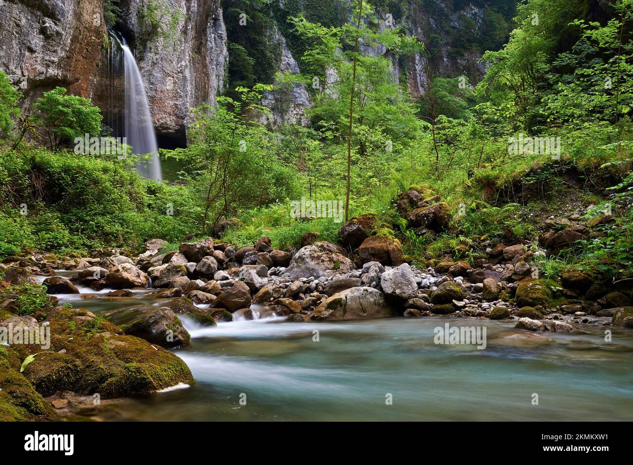 garganta de kakueta,pirineo francés,rio,cascada,cañon,senderismo Foto Stock