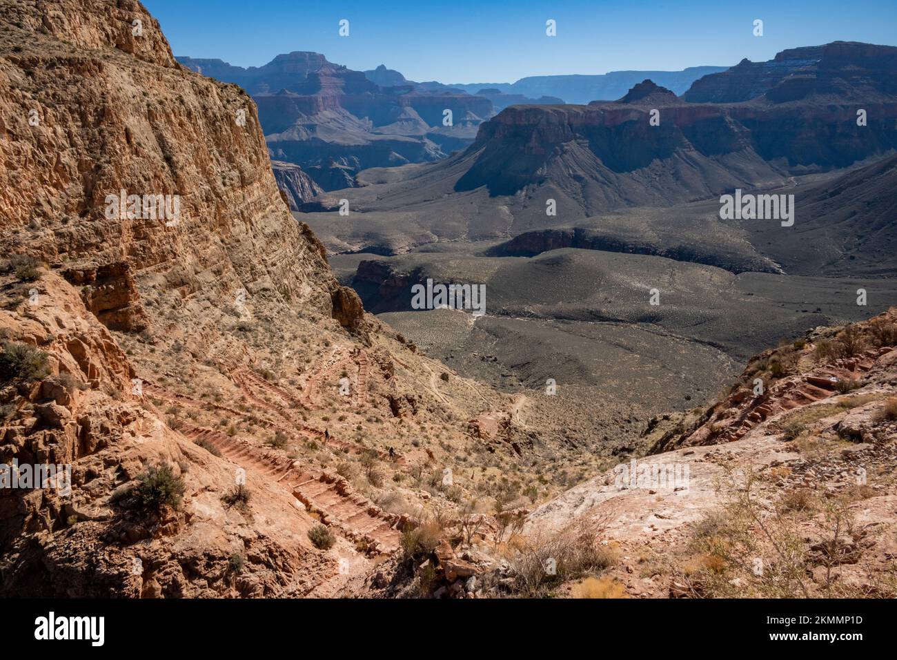 Guardando verso il lato posteriore del South Kaibab Trail sotto Skeleton Point Foto Stock Guardando verso il lato posteriore del South Kaibab Trail sotto Skeleton Point Foto Stock