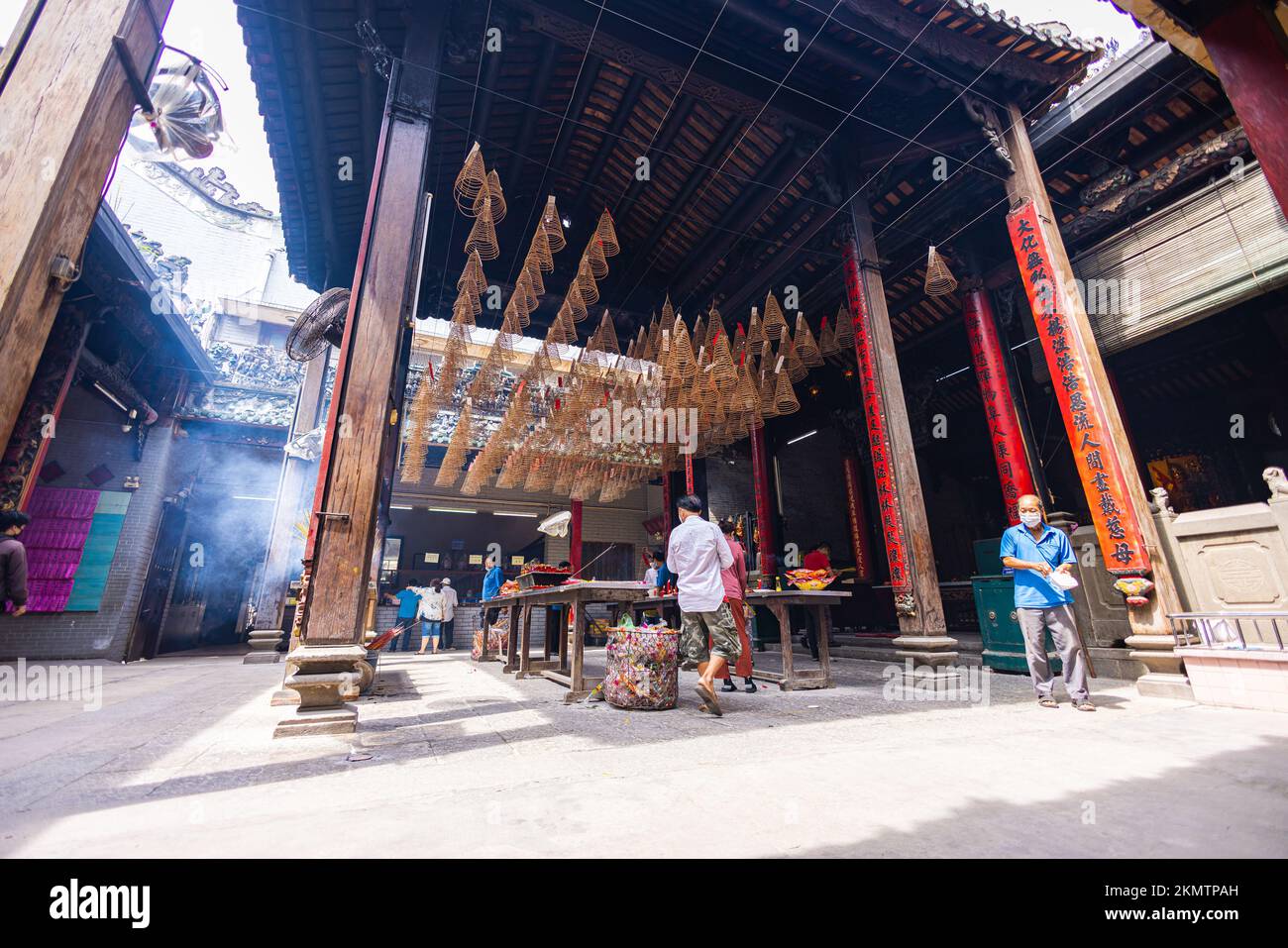 HO chi MINH CITY, Vietnam - 08 novembre 2022 - Pagoda di Chua Ba Thien Hau a Saigon. All'interno del Tempio di Thien Hau, tempio in stile cinese del mare cinese g Foto Stock