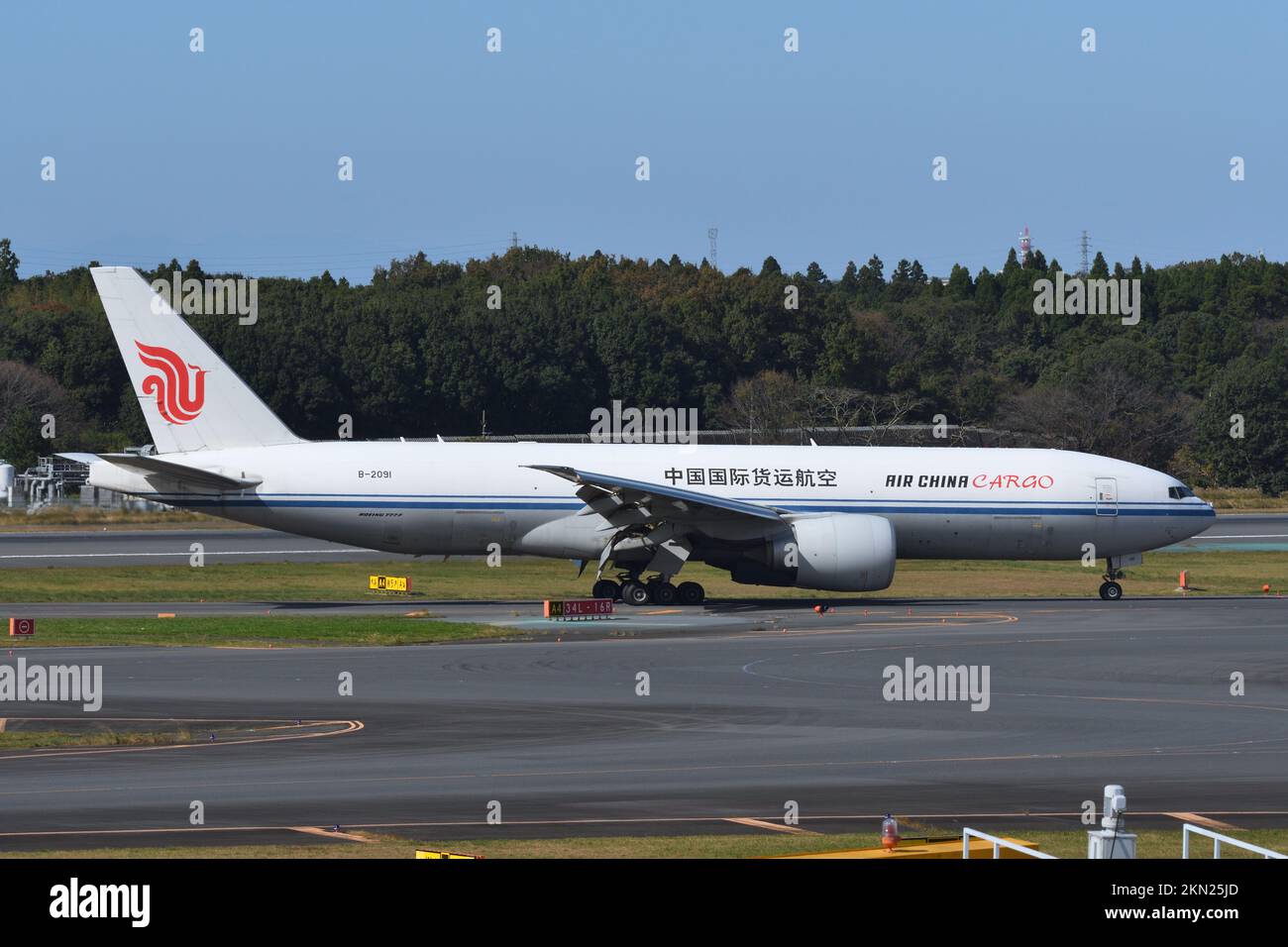 Prefettura di Chiba, Giappone - 29 ottobre 2021: Air China Cargo Boeing B777F (B-2091). Foto Stock