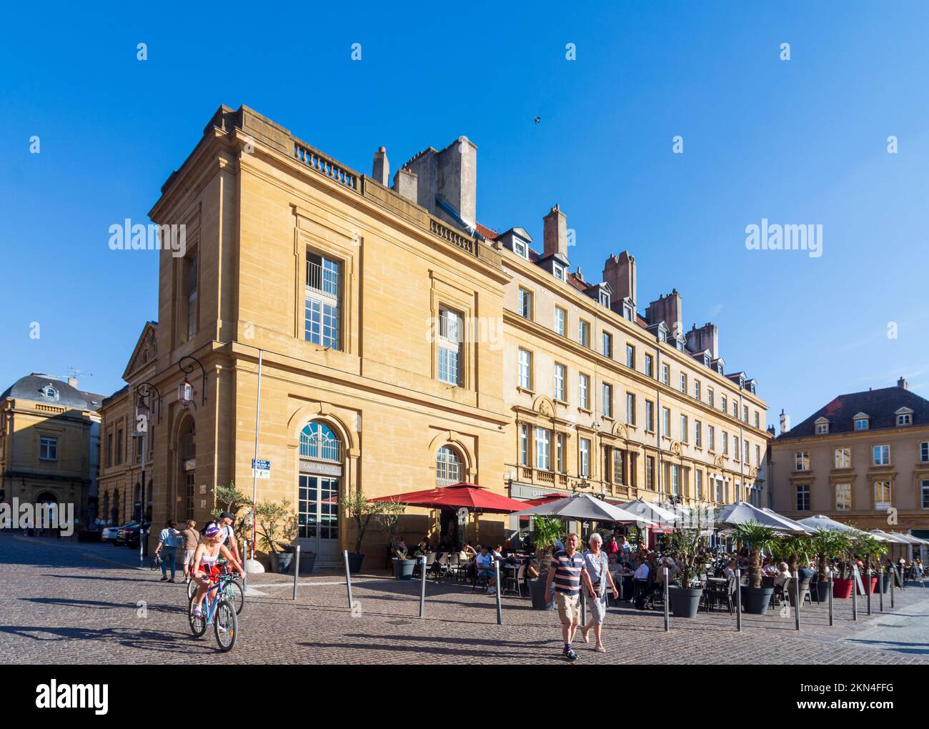 Metz: Place Jean-Paul II, ristorante in Lorena (Lothringen), Mosella (Mosel), Francia Foto Stock