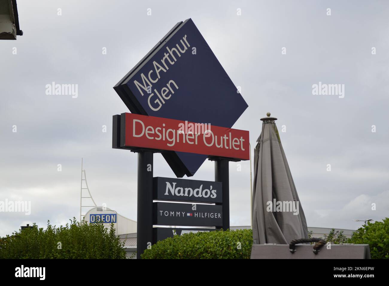 McArthur Glen Designer Outlet Sign. Bridgend, Galles, Regno Unito. 20th novembre 2022. Foto Stock