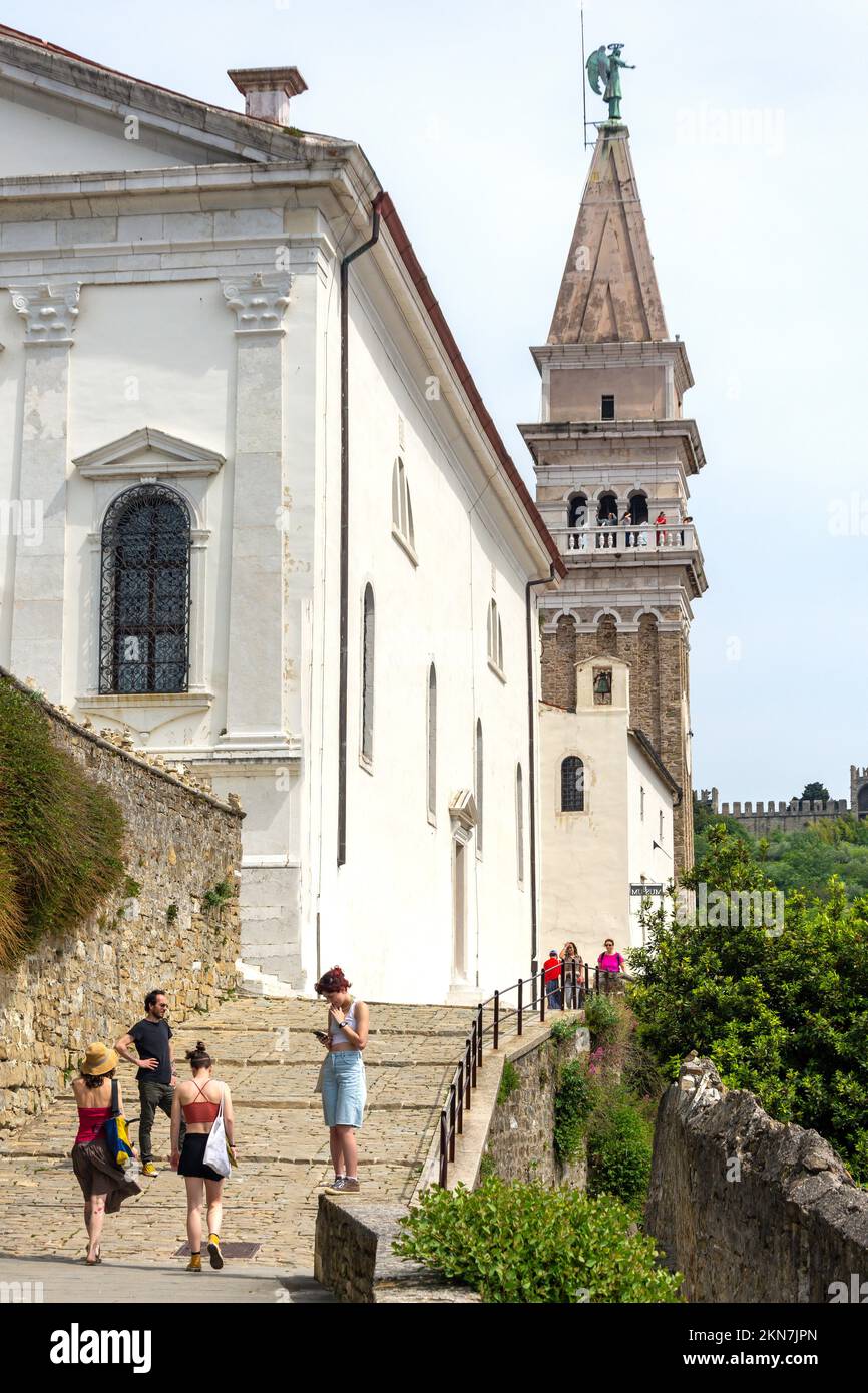Chiesa Parrocchiale e Campanile di San Giorgio, Adamiceva ulica, Pirano (Pirano), Istria slovena, Slovenia Foto Stock