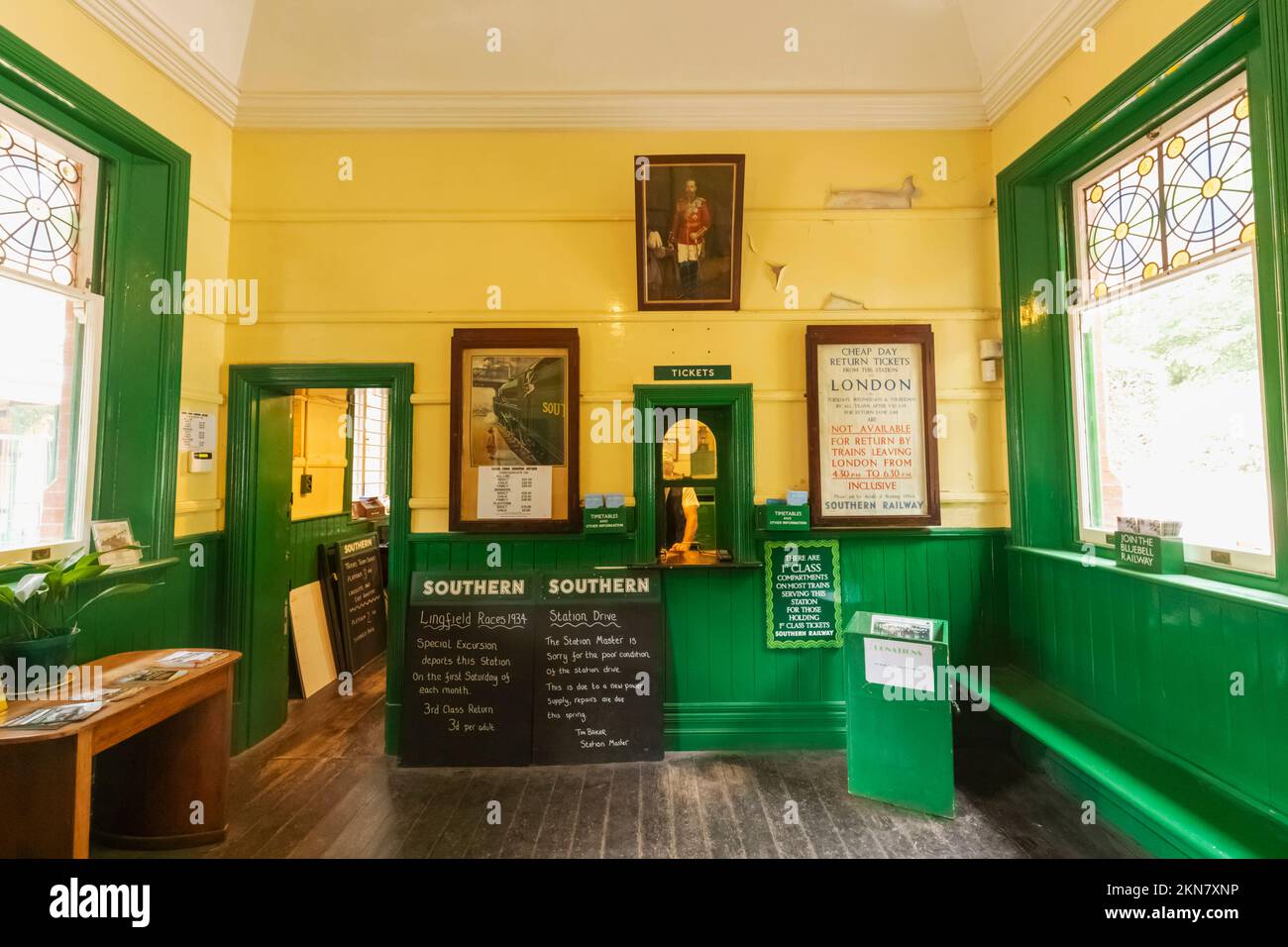 Inghilterra, Sussex, Bluebell Railway, Horsted Keynes Station, Ticket Hall Foto Stock