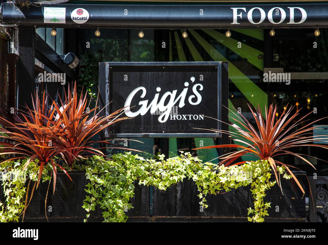 Indicazioni per il ristorante Gigi's Hoxton, bar e locale musicale a Hoxton Square, Hackney, Londra, Regno Unito Foto Stock