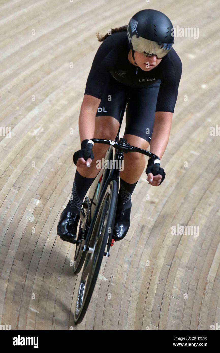 Michaela DRUMMOND della Nuova Zelanda nella gara di 25km punti delle Donne  - finali in bicicletta ai giochi del Commonwealth 2022 nel Velodrome, Queen  Elizabeth Olympic Park, Londra Foto stock - Alamy