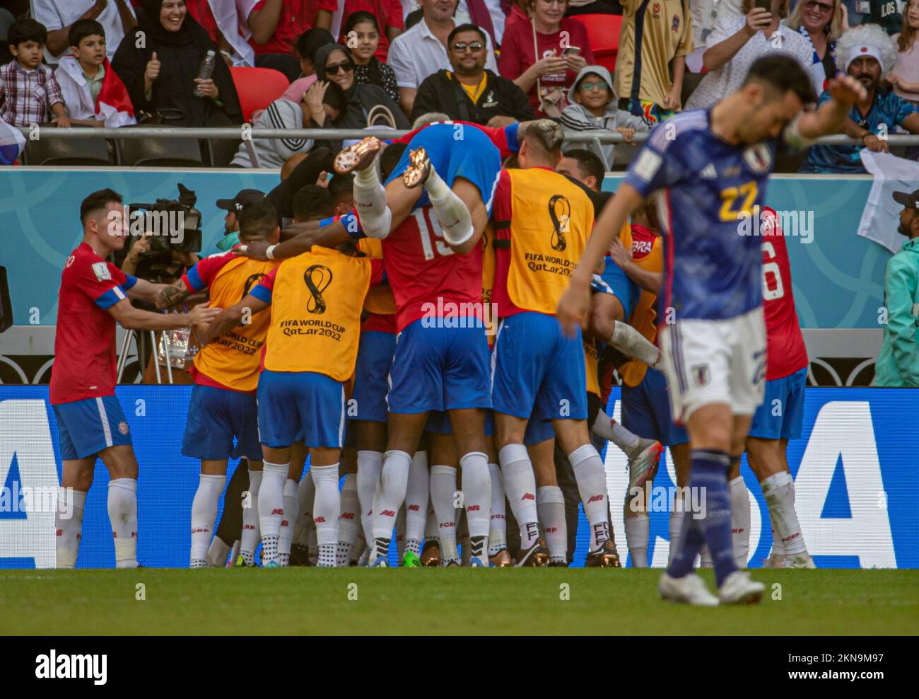 AL-RAYYAN, AR - 27.11.2022: GIAPPONE vs COSTA RICA - Partito Giapponese vs Costa Rica, partita corrispondente al gruppo e, valida per la prima tappa di gruppo della Coppa del mondo FIFA 2022, tenutasi allo stadio Ahmad Bin Ali, Qatar (Foto: Juan Antonio Sánchez/Fotoarena) Foto Stock