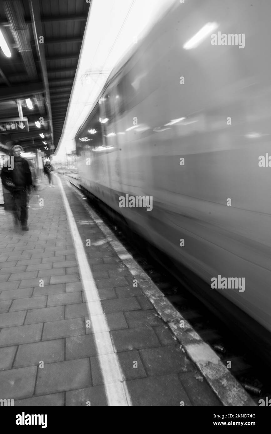 Astratto trasporto di piattaforme ferroviarie, Bruxelles Belgio Foto Stock