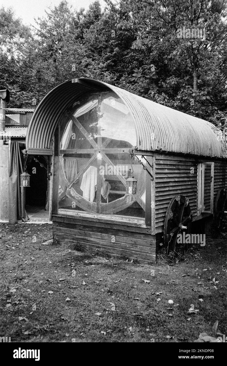Wagon nella capanna dei pastori di Woods, Hampshire, Inghilterra, Regno Unito. Foto Stock