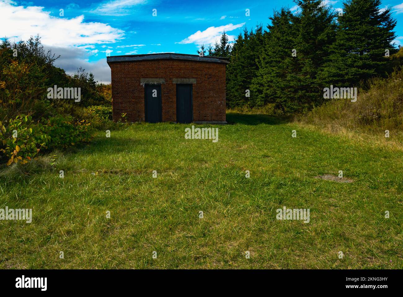 Negozi di olio e Artificers Shop a Fort McNab, sito storico nazionale di McNabs Island, Nova Scotia, Canada Foto Stock
