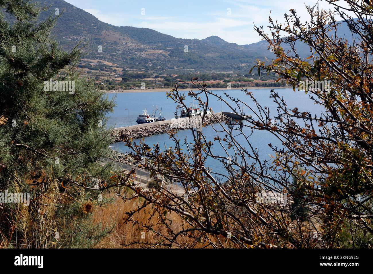 Porto di Petra, Lesbos dalla strada principale da Molyvos a Petra. Settembre / Ott 2022. cym. Foto Stock