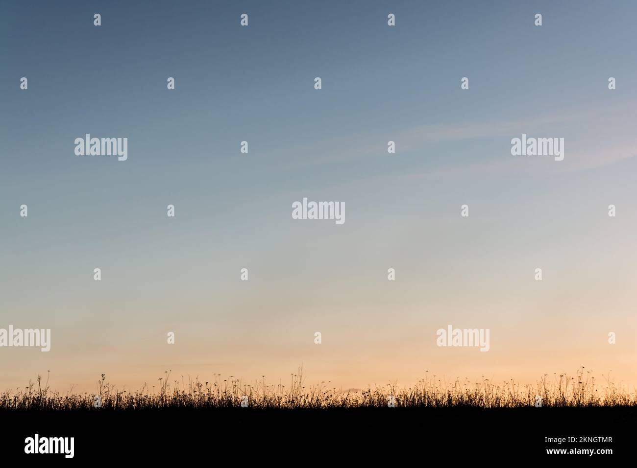 Cielo spettacolare al tramonto, paesaggio nuvoloso Foto Stock